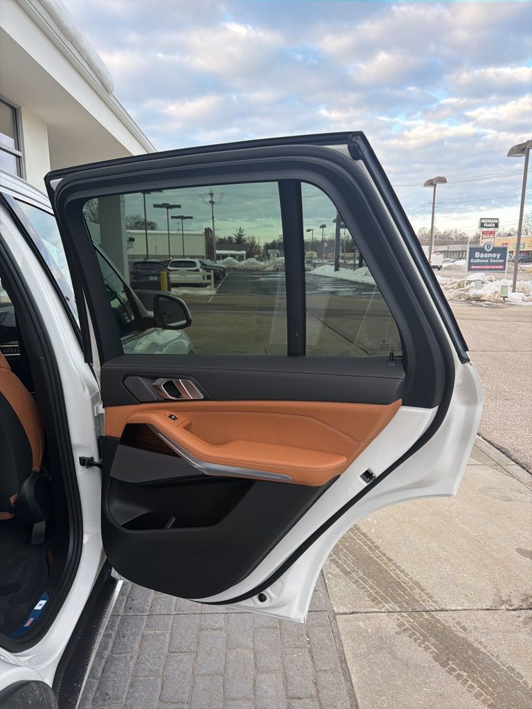 New 2026 BMW X7 M60i AWD/4WD image 63
