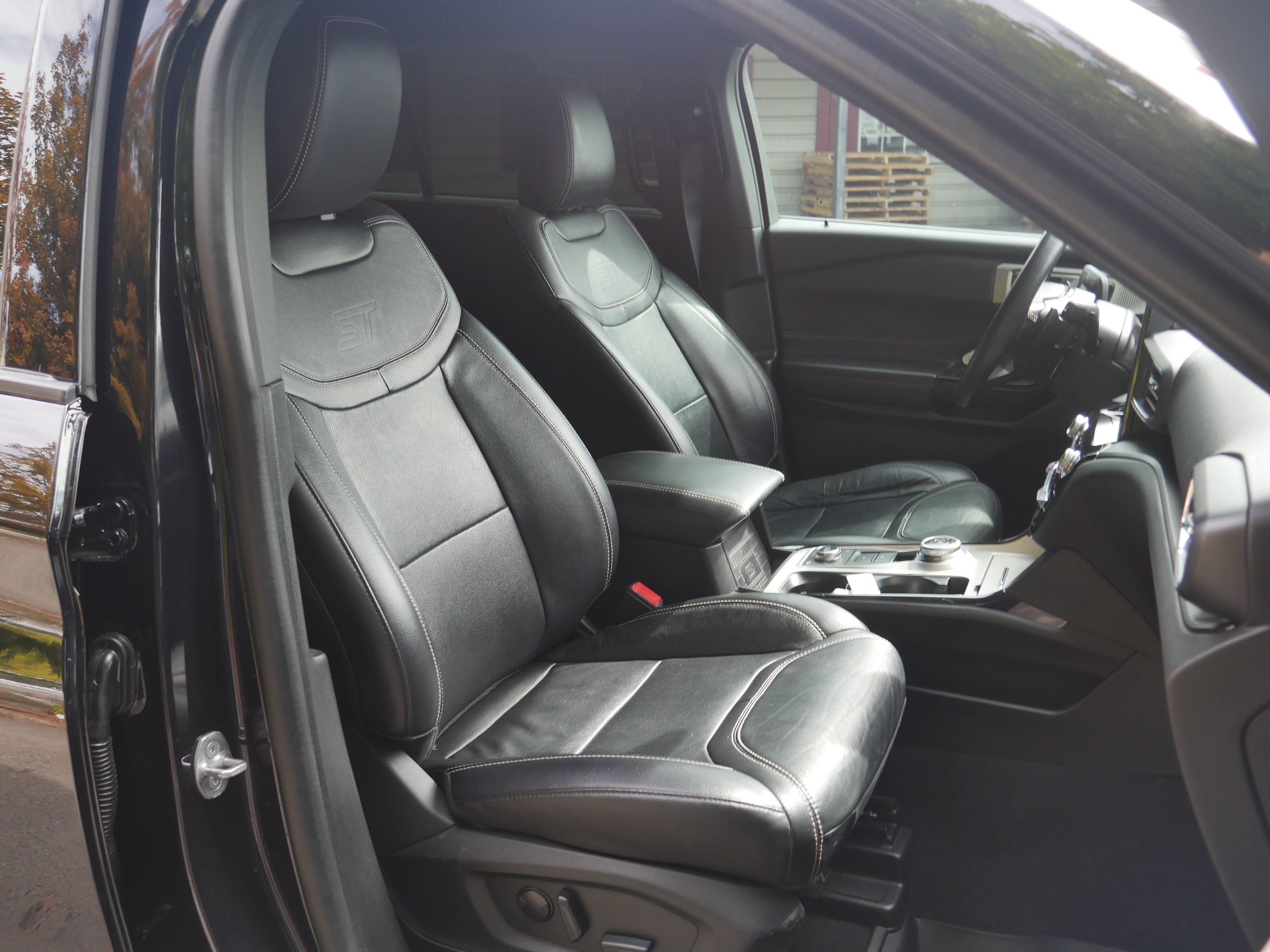 Certified 2023 Ford Explorer ST w/ Technology Package AWD/4WD image 21