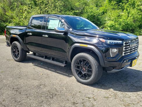 New 2026 GMC Canyon Denali w/ LPO, Denali Black Edition AWD/4WD image 9