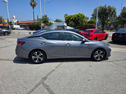 Used 2022 Nissan Sentra SV FWD image 4