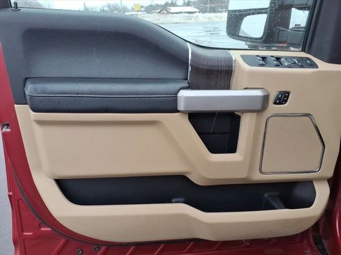 Used 2020 Ford F350 Lariat w/ Chrome Package image 11