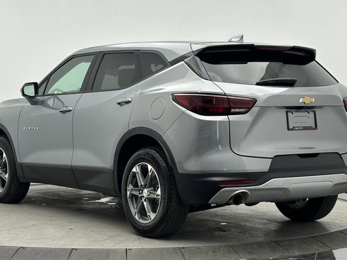 Used 2025 Chevrolet Blazer LT image 4