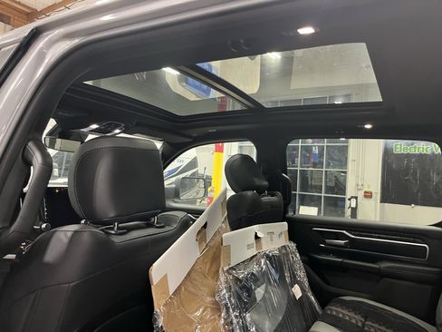 New 2025 RAM 1500 Big Horn AWD/4WD image 16