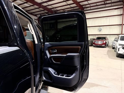 Used 2019 Nissan Titan Platinum Reserve w/ Platinum Utility Package image 20