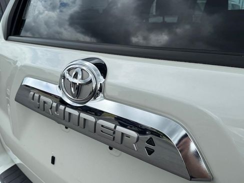 Used 2022 Toyota 4Runner Limited AWD/4WD image 24