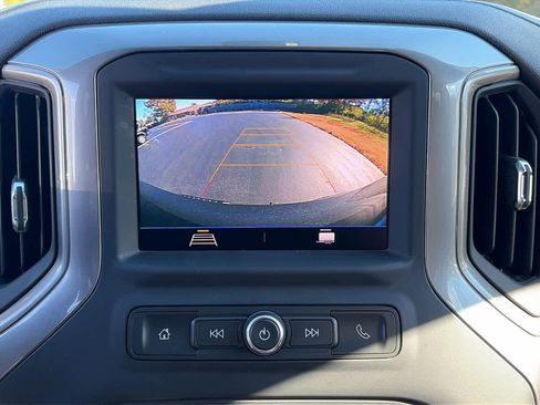 Used 2020 Chevrolet Silverado 1500 Custom w/ Custom Value Package image 12