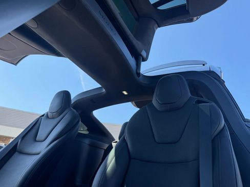 Used 2023 Tesla Model X AWD/4WD image 10