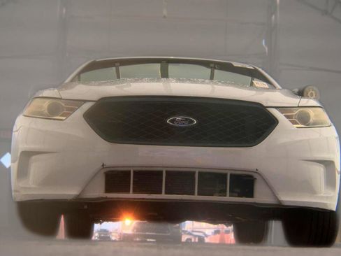 Used 2013 Ford Taurus Police Interceptor FWD image 3