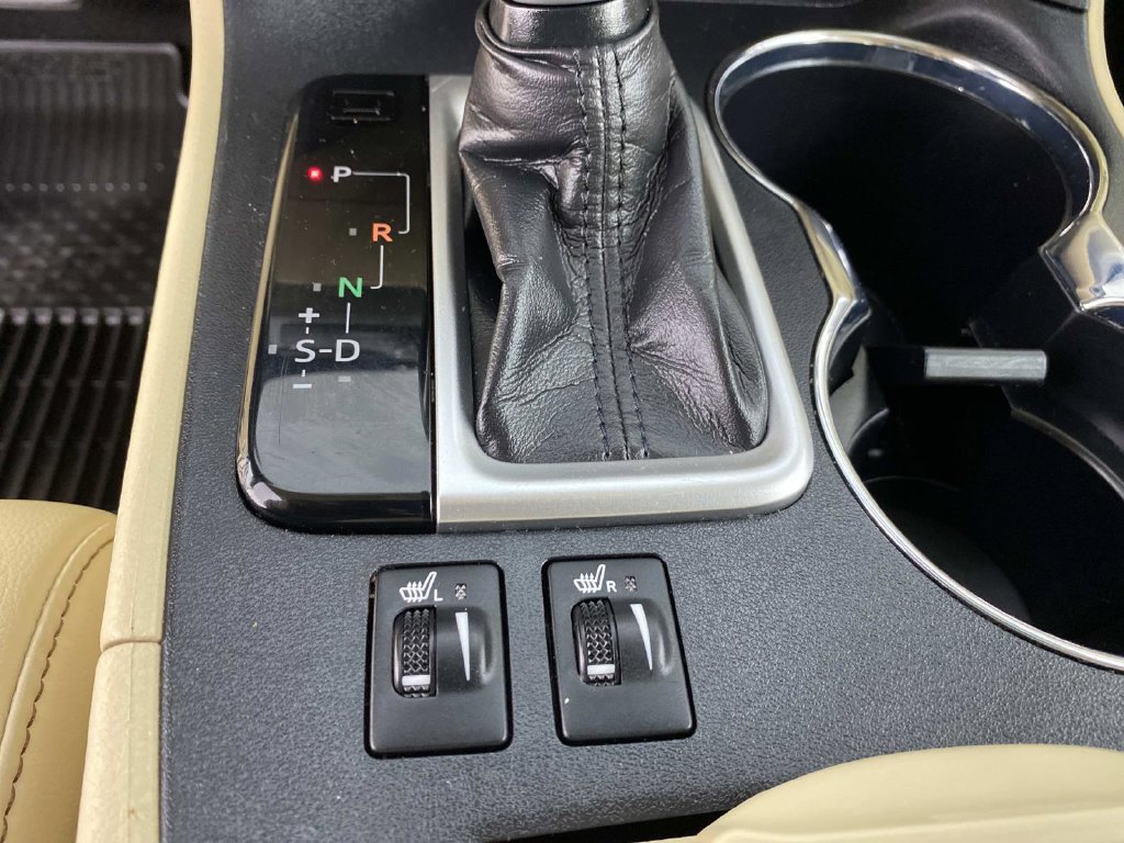Used 2019 Toyota Highlander XLE AWD/4WD image 24