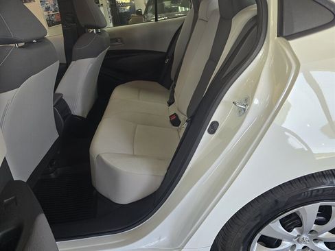 Used 2022 Toyota Corolla LE FWD image 11