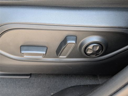 Used 2023 Jeep Grand Cherokee L Limited AWD/4WD image 23