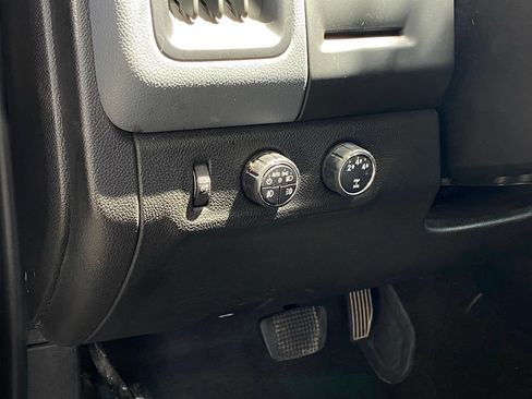Used 2016 Chevrolet Colorado Z71 AWD/4WD image 12