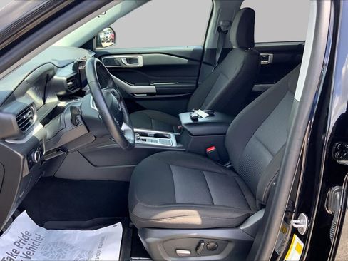 Certified 2024 Ford Explorer XLT RWD image 8