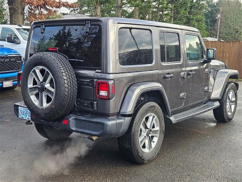 Used 2020 Jeep Wrangler Unlimited Sahara image 7