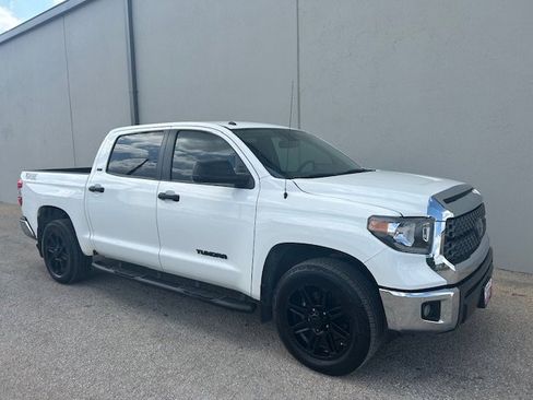 Used 2019 Toyota Tundra SR5 w/ SR5 Upgrade Package image 2