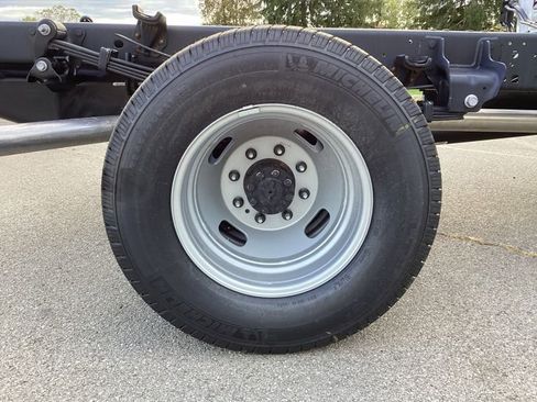 New 2026 Ford F350 XL w/ XL Chrome Package image 10