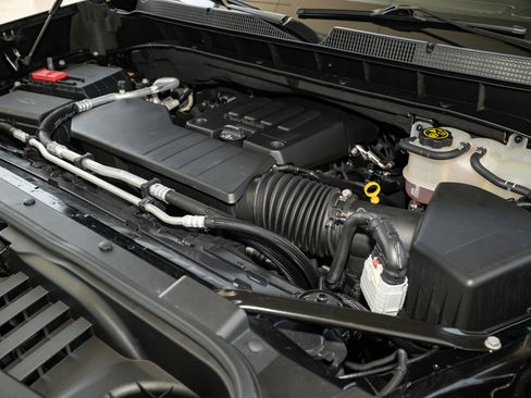 Used 2023 Chevrolet Silverado 1500 Custom image 15