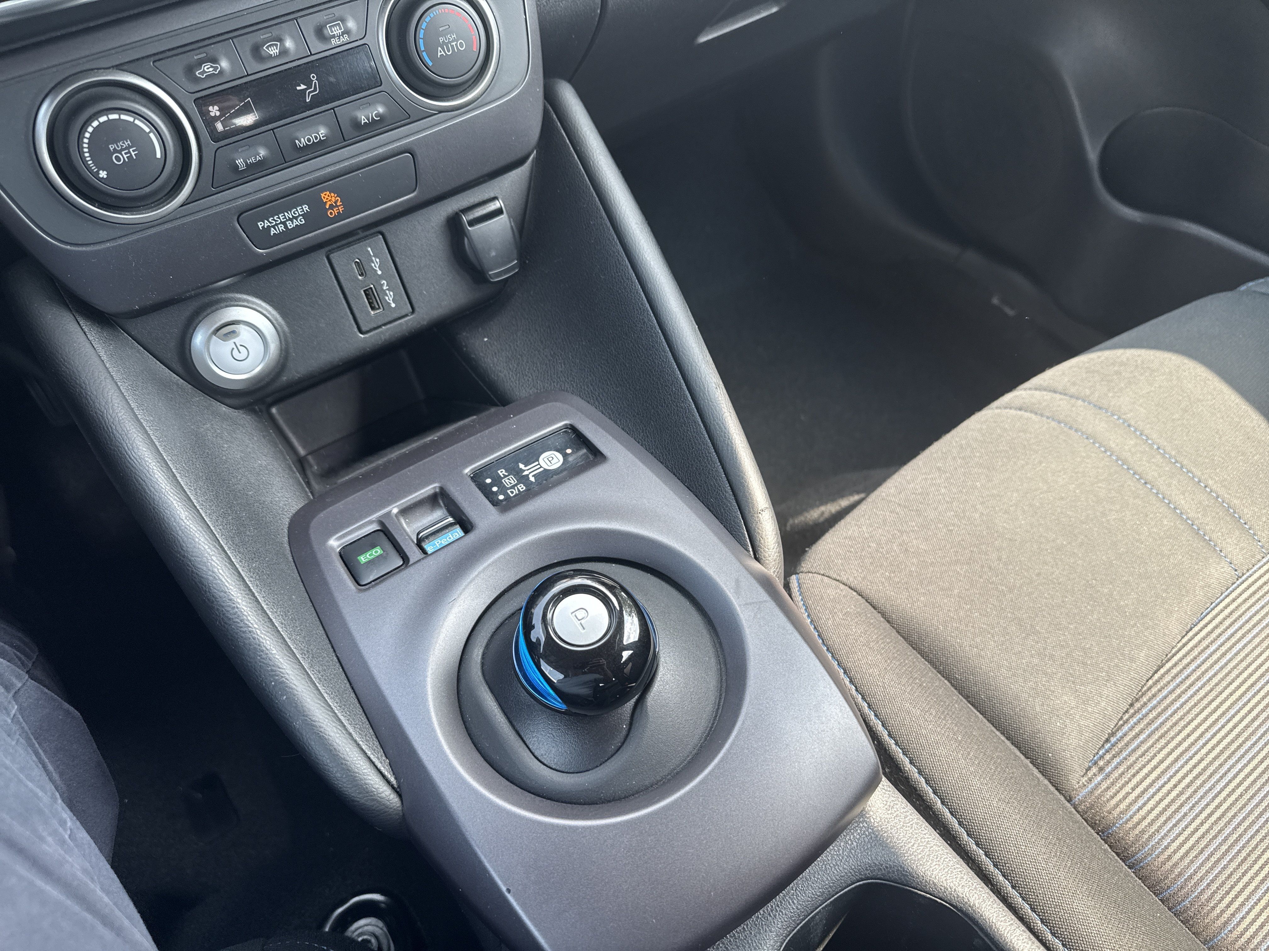 Certified 2025 Nissan Leaf S FWD image 17