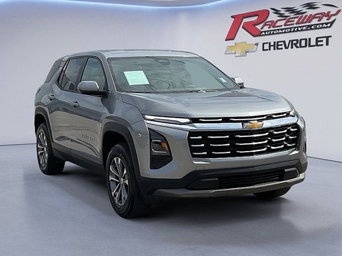 Used 2026 Chevrolet Equinox LT w/ Convenience Package II FWD image 7