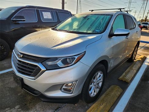 Used 2018 Chevrolet Equinox LT image 3