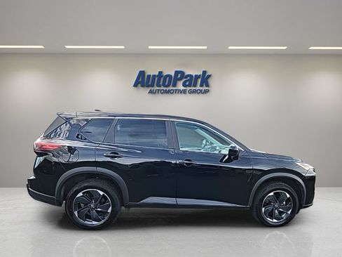Used 2025 Nissan Rogue SV AWD/4WD image 8