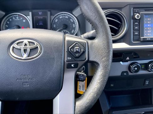 Used 2016 Toyota Tacoma SR5 RWD image 24