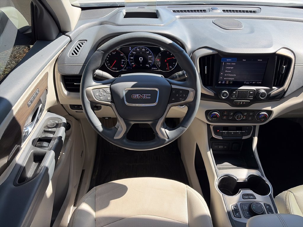 Used 2023 GMC Terrain Denali w/ Denali Premium Package AWD/4WD image 13