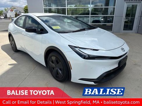 Used 2025 Toyota Prius LE FWD image 1
