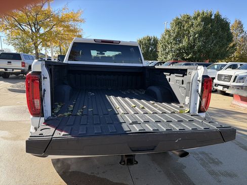 Used 2022 GMC Sierra 2500 AT4 image 7