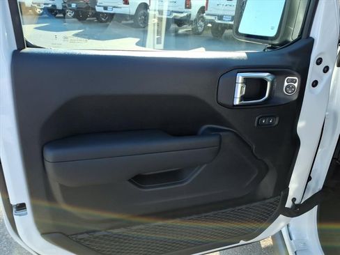 New 2025 Jeep Wrangler Unlimited Rubicon image 10