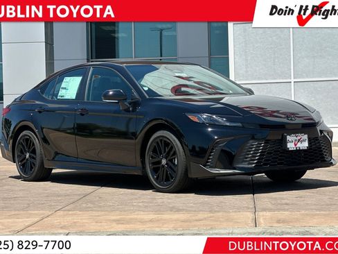New 2026 Toyota Camry SE w/ Convenience Package FWD image 1