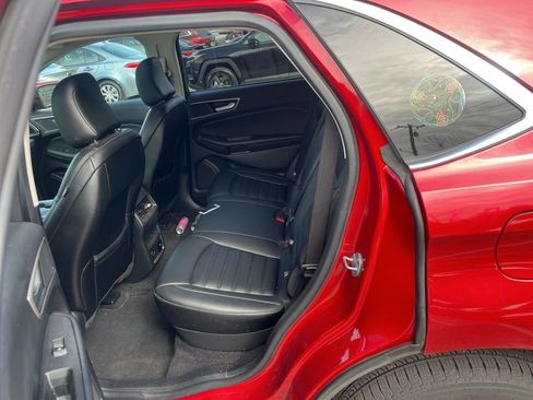 Used 2022 Ford Edge SEL w/ Convenience Package image 5