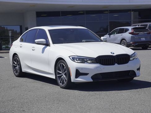 Used 2019 BMW 330i Sedan w/ Driving Assistance Package RWD image 2