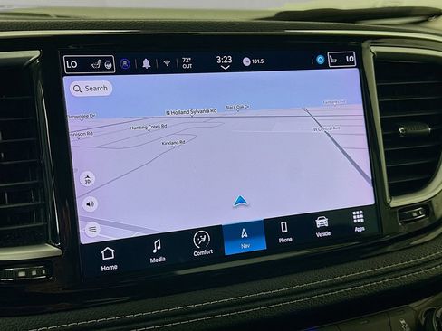 Used 2022 Chrysler Pacifica Limited FWD image 18