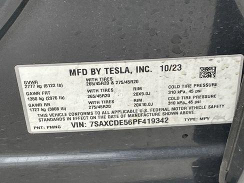 Used 2023 Tesla Model X image 9
