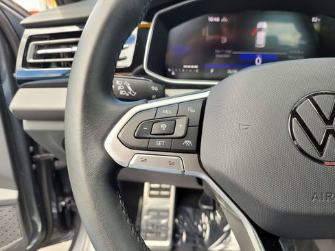 Certified 2025 Volkswagen Jetta Sport FWD image 33