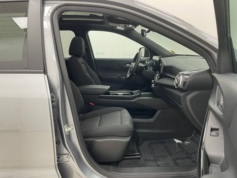Used 2025 Chevrolet Equinox LT w/ Safety and Technology Package AWD/4WD image 14