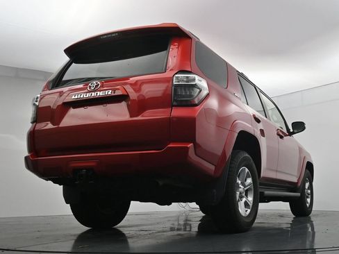 Used 2022 Toyota 4Runner SR5 Premium AWD/4WD image 22