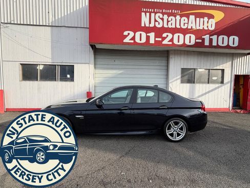 Used 2011 BMW 550i xDrive Sedan AWD/4WD image 2