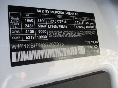 Used 2025 Mercedes-Benz Sprinter 2500 image 10