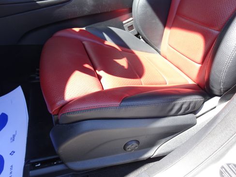 Used 2021 Mercedes-Benz GLC 300 4MATIC image 9