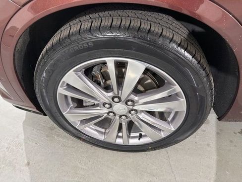 Used 2023 Cadillac XT6 Premium Luxury image 6