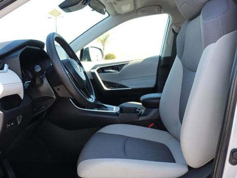 Used 2025 Toyota RAV4 XLE FWD image 12