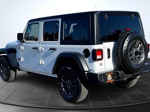 Used 2024 Jeep Wrangler Unlimited Sport AWD/4WD image 4