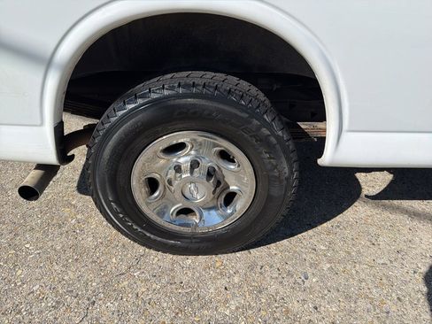 Used 2019 Chevrolet Express 3500 LT w/ LT Preferred Equipment Group image 19