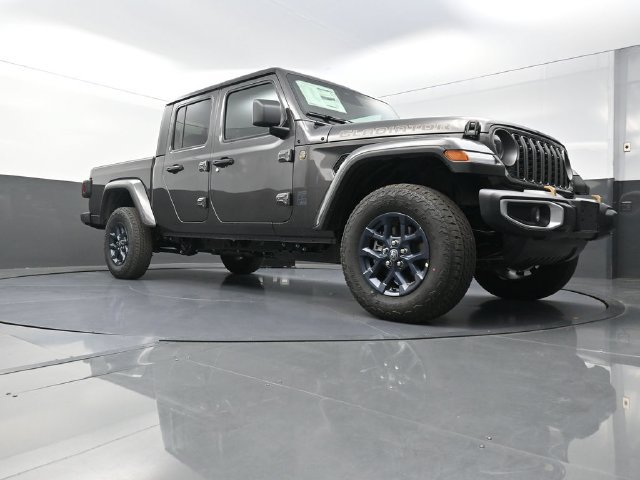 New 2026 Jeep Gladiator Sport AWD/4WD image 18