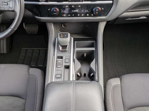 Used 2024 Nissan Pathfinder SV FWD image 18
