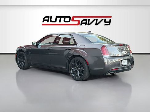 Used 2022 Chrysler 300 S RWD image 5