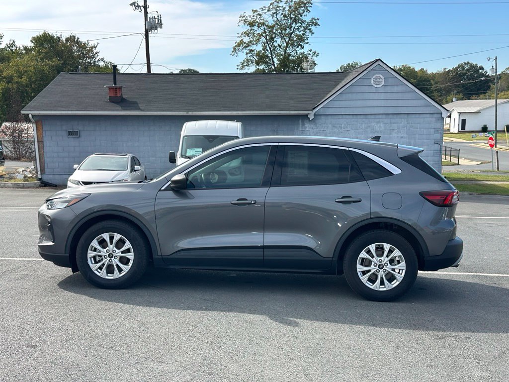 Used 2023 Ford Escape Active FWD image 3