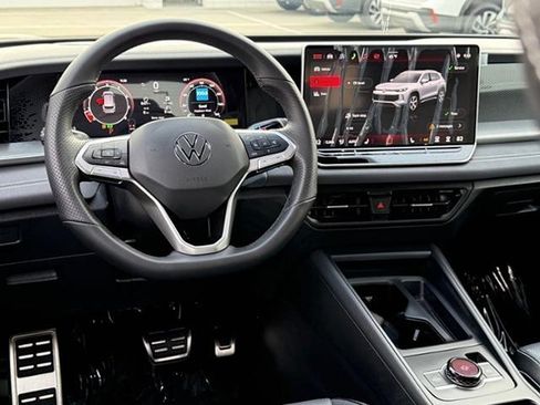 New 2026 Volkswagen Tiguan SE R-Line FWD image 23
